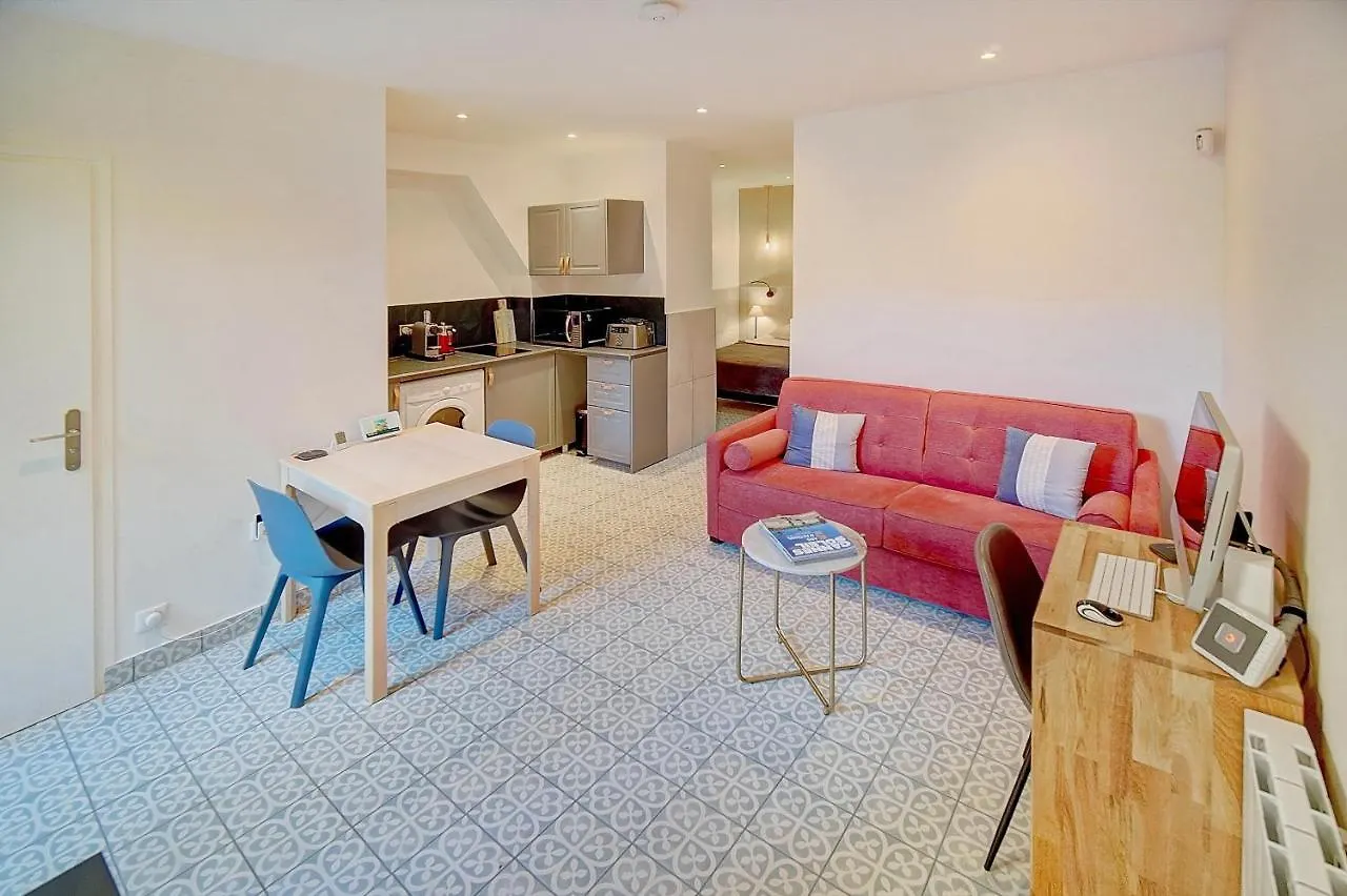 Joli Studio Avec Terrasse Cannes Centre A0B169 Apartment