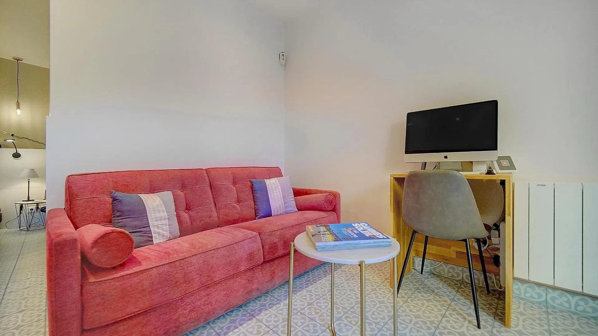 Joli Studio Avec Terrasse Cannes Centre A0B169 location